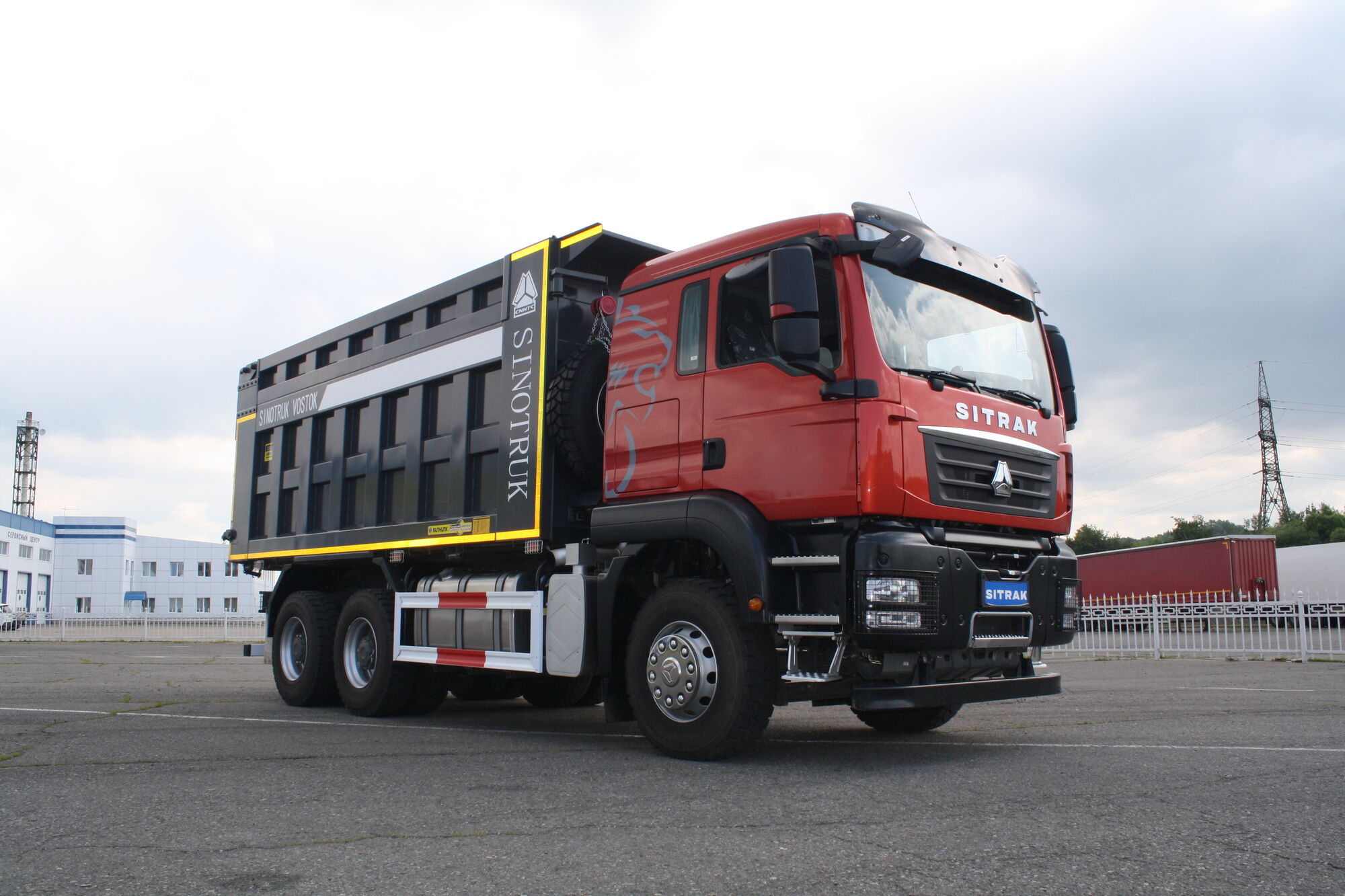 Самосвал SITRAK C7H